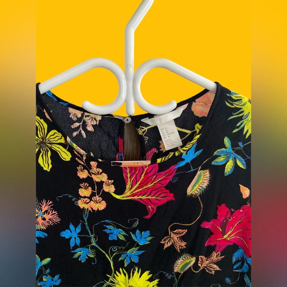 H&M - Picture 2 of 3